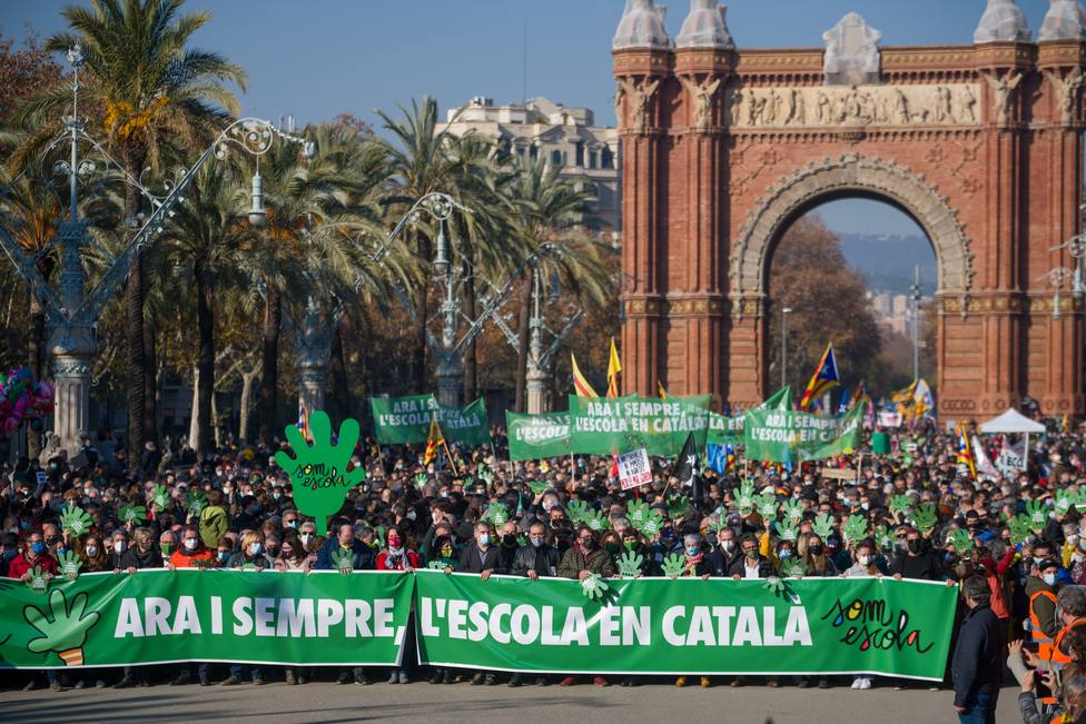 Manifestación en Barcelona en defensa de la escuela catalana
