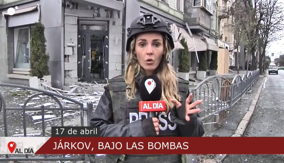 Una reportera de Cuatro al día, en peligro por una lluvia de bombas rusas en Járkov: ¡Corre!