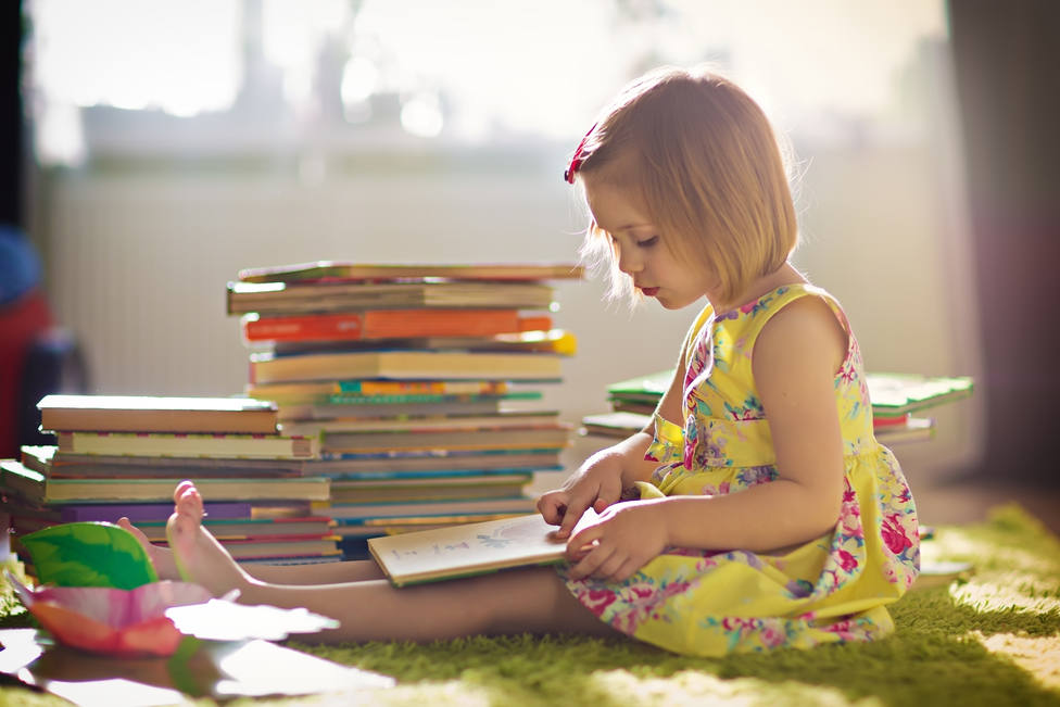 Libros digitales o de papel ¿qué opción es mejor para animar a los niños a leer?
