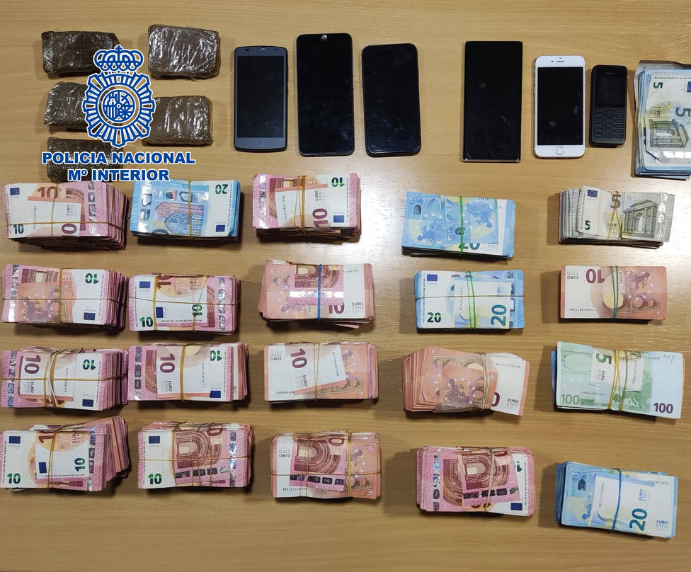 La Policía Nacional en Almería frustra un pase de droga e interviene más de 91.000 euros