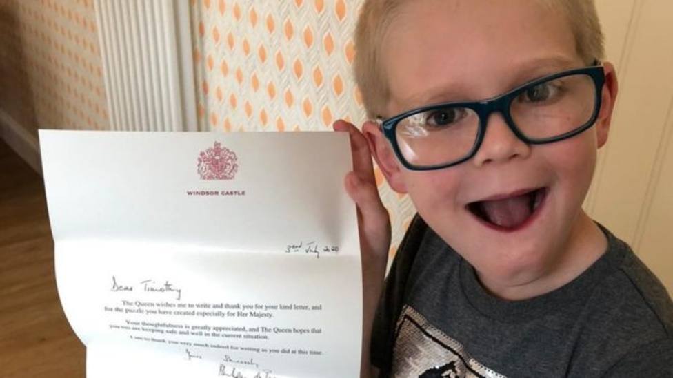 Un niño de siete años le envía un regalo a Isabel II y la monarca le responde así