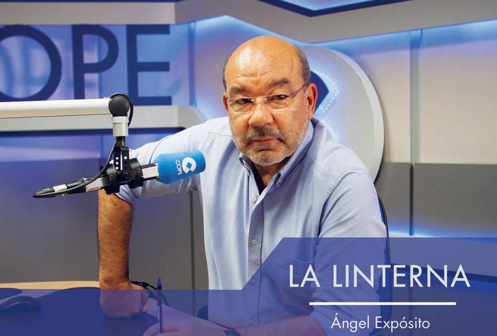 Ángel Expósito y parte de su equipo estará este jueves en Ferrol para emitir el programa La Linterna