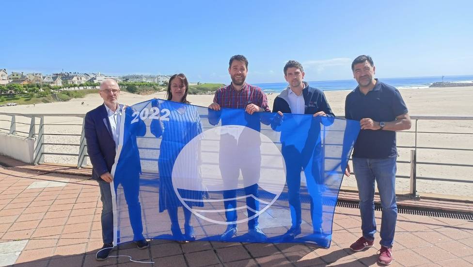 Arias entrega as bandeiras azuis da Mariña, que son un recoñecemento ao turismo sustentable da comarca