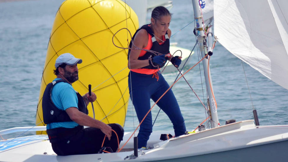 Sonia Hidalgo y Ángel Ballesteros lideran el Circuito Nacional de vela para la clase snipe