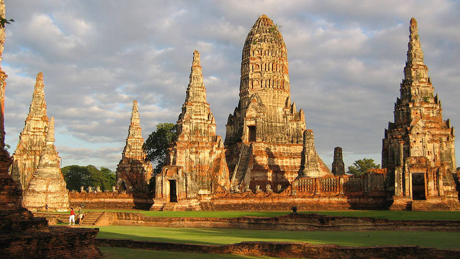Ruinas del templo Wat Chaiwatthanaram en Ayutthaya. Wikipedia