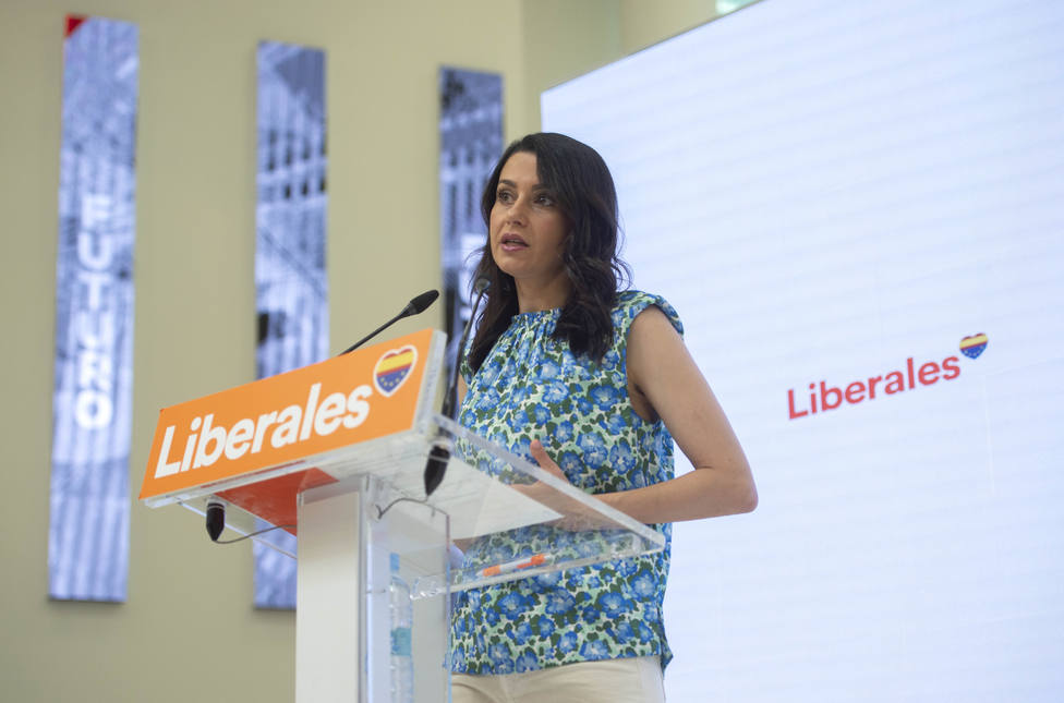 Inés Arrimadas rechaza por el momento debatir sobre la vacunación obligatoria en España