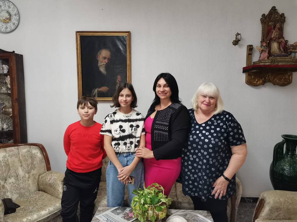 Lidiia, refugiada ucraniana: Buscamos trabajo y colegio para mis nietos, en mi ciudad ya no nos queda nada
