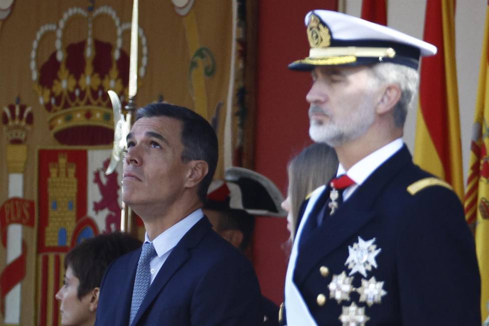 Carlos Herrera lee el mensaje de un extrabajador de Moncloa en directo: Sánchez sale cuando le da la gana