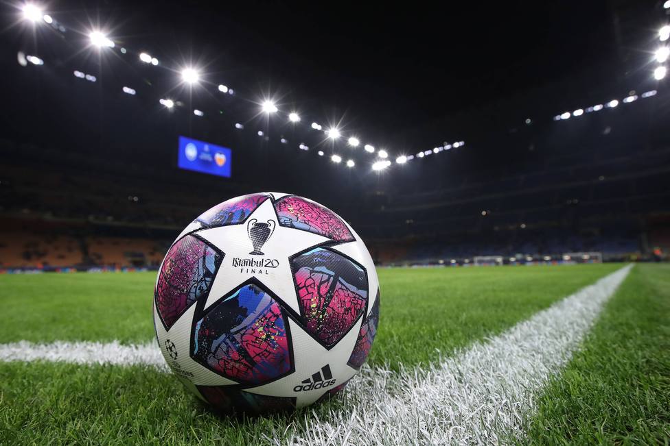 extraño horario Dos grados La UEFA, pesimista con el regreso de la Champions League - Fútbol - COPE