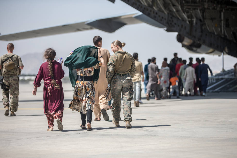Tareas de evacuación en el aeropuerto de Kabul