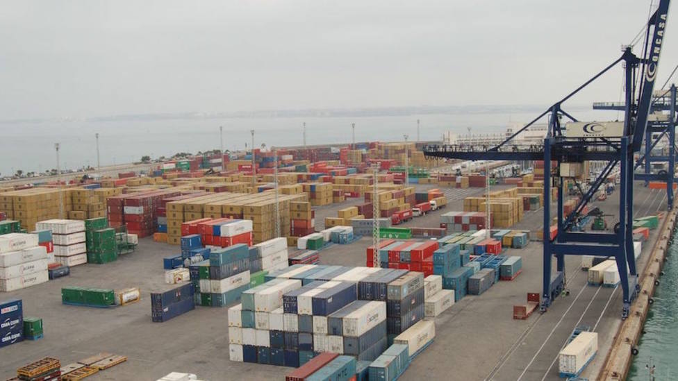Terminal de contenedores en el puerto de Cádiz