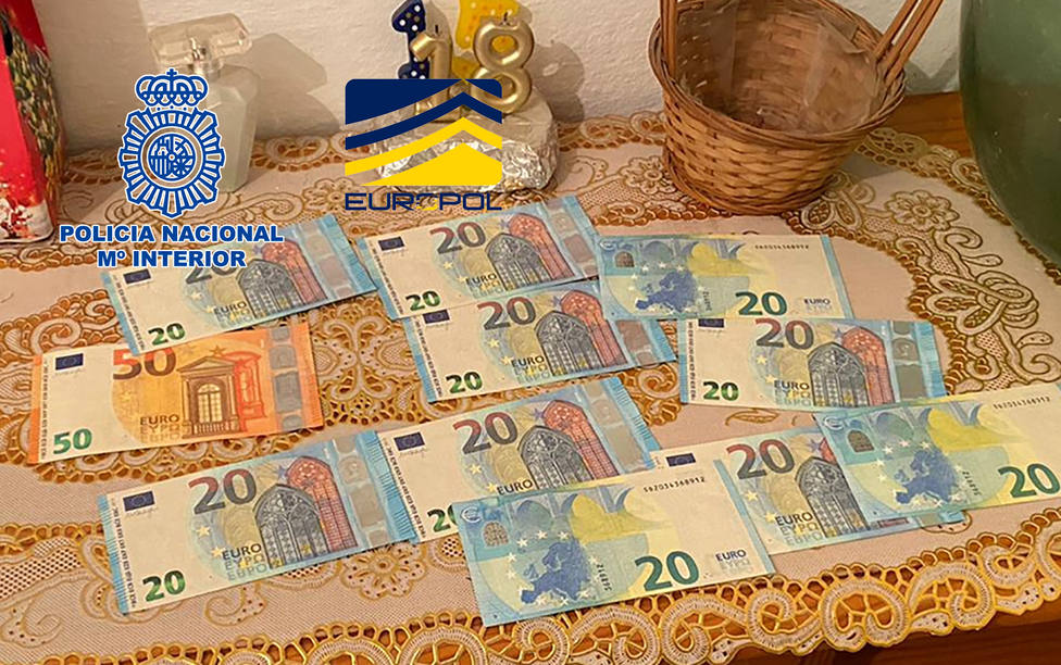 donante Antorchas aislamiento Arrestos en A Coruña por comprar billetes falsos por Internet - A Coruña -  COPE