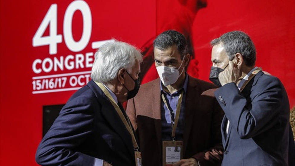 El PSOE homenajea su pasado en un congreso cargado de nostalgia