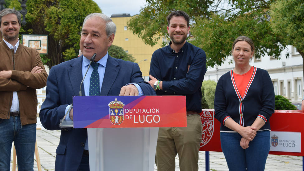 El presidente de la Diputación, José Tomé, presenta el proyecto para mejorar la accesibilidad en Foz