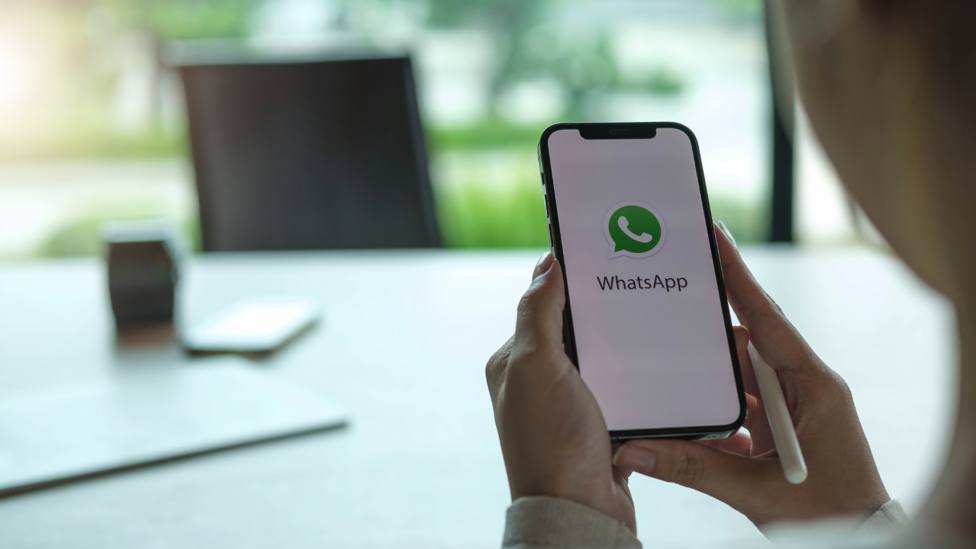 WhatsApp introduce un cambio radical: los pasos para usar la aplicación de mensajería en dos móviles a la vez