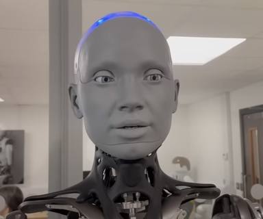 Ameca, the bot with ChatGPT technology integrated: reflects on human emotions