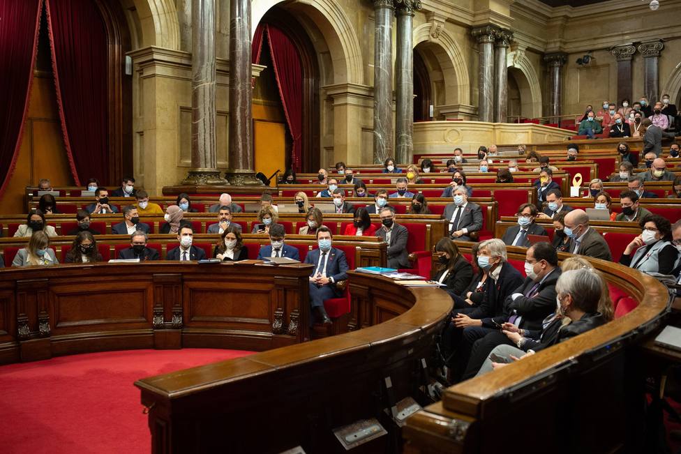 El Parlament catalán rechaza condenar las agresiones a estudiantes constitucionalistas en la UAB