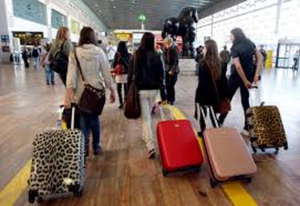 Canarias intentará facilitar pruebas PCR en origen para viajeros como estudiantes y trabajadores que regresen