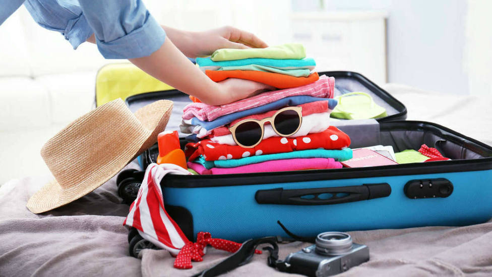 salón Conceder Humilde 5 consejos para hacer una maleta de verano con lo imprescindible - Vivir -  COPE