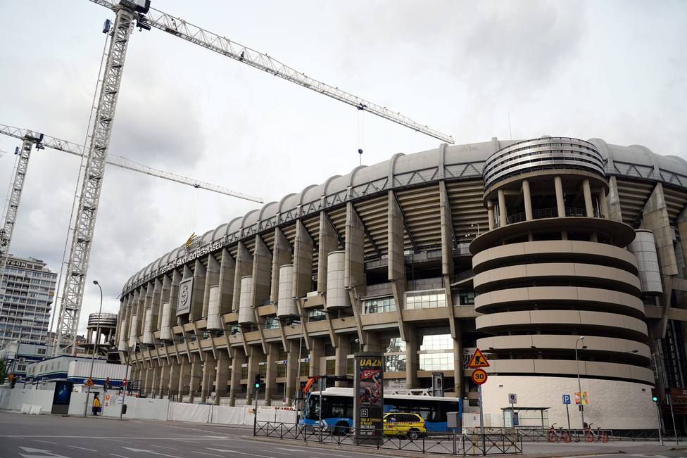 The remodeling works of the Santiago Bernabeu Stadium in Madrid are resumed April 21, 2020