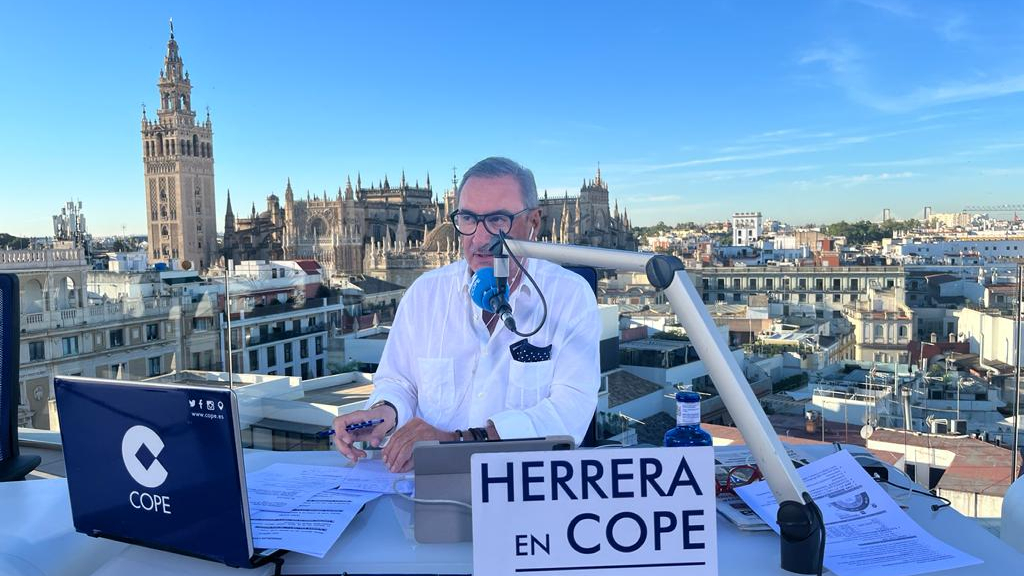 No lo hagas Templado mudo VIDEO: Carlos Herrera: “Juanma Moreno le ha dado un revolcón al tablero  político de Andalucía” - Herrera en COPE - COPE