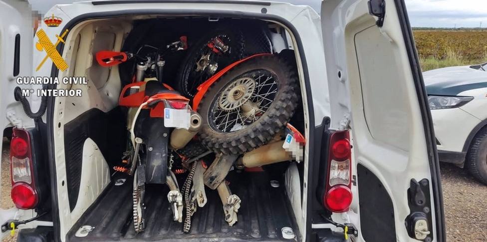 Guarda Civil recupera em Badajoz duas motos topo de gama roubadas em Málaga a caminho de Portugal – Badajoz