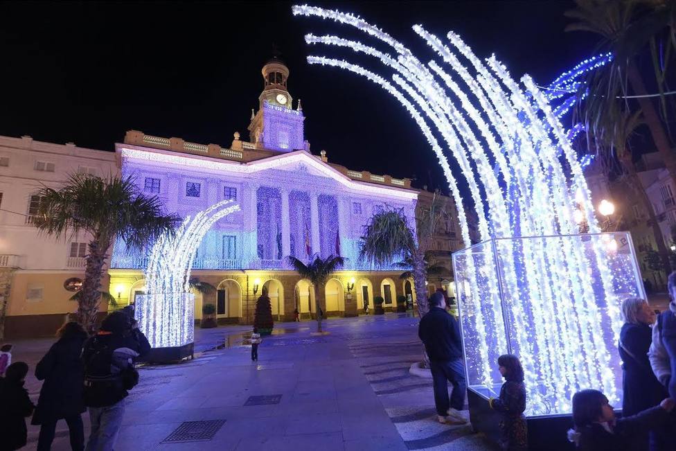 Alumbrado de Navidad en el Ayuntamiento de Cádiz