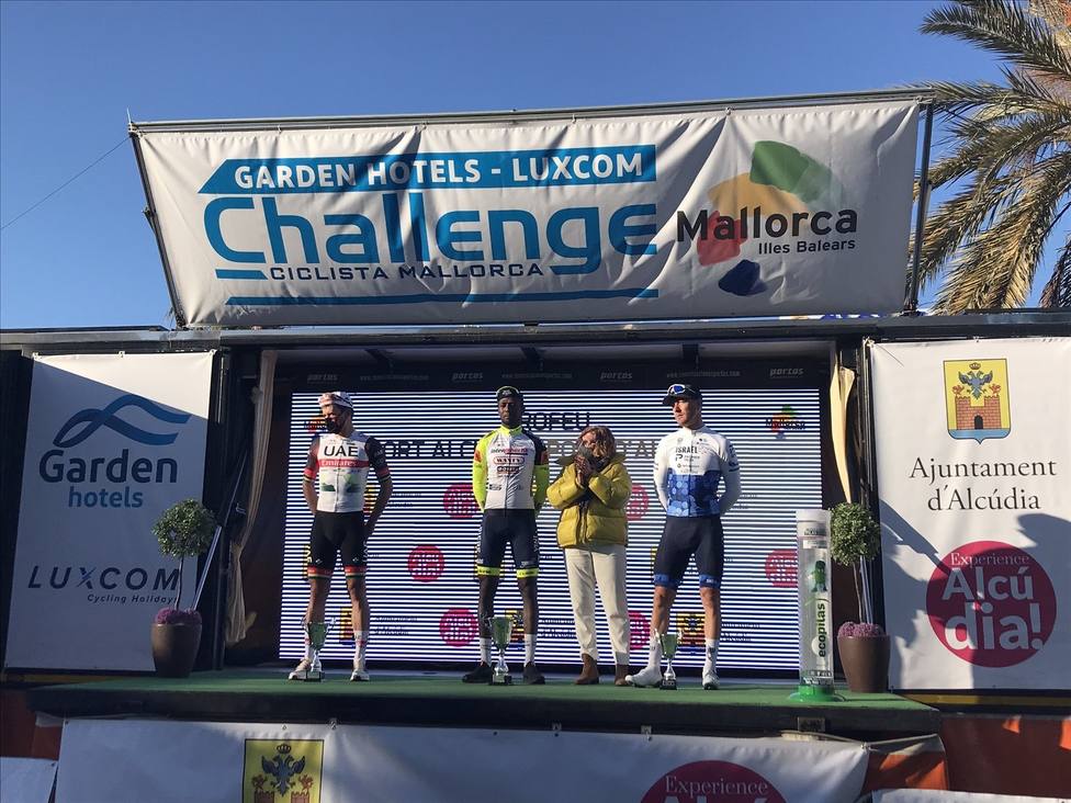 Cycling.- Biniam Girmay wins the Alcúdia Trophy in the sprint