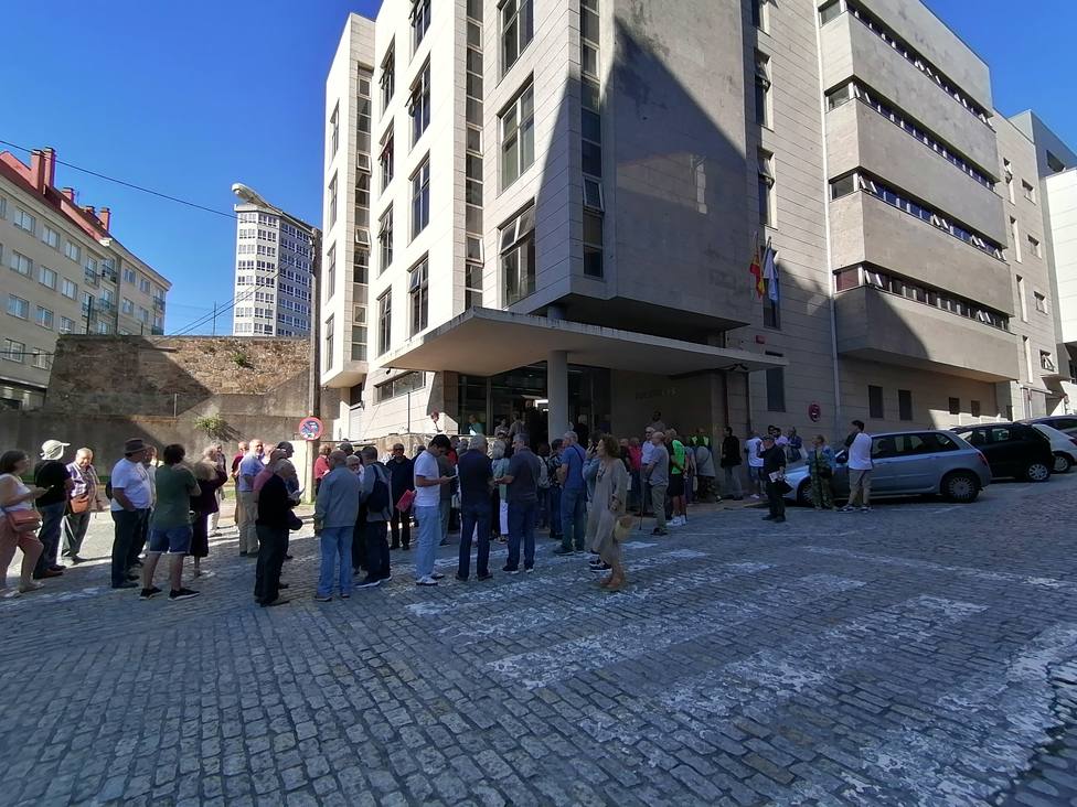 El día del juicio se celebró una concentración ante los juzgados de Ferrol para apoyar a Rafael Pillado