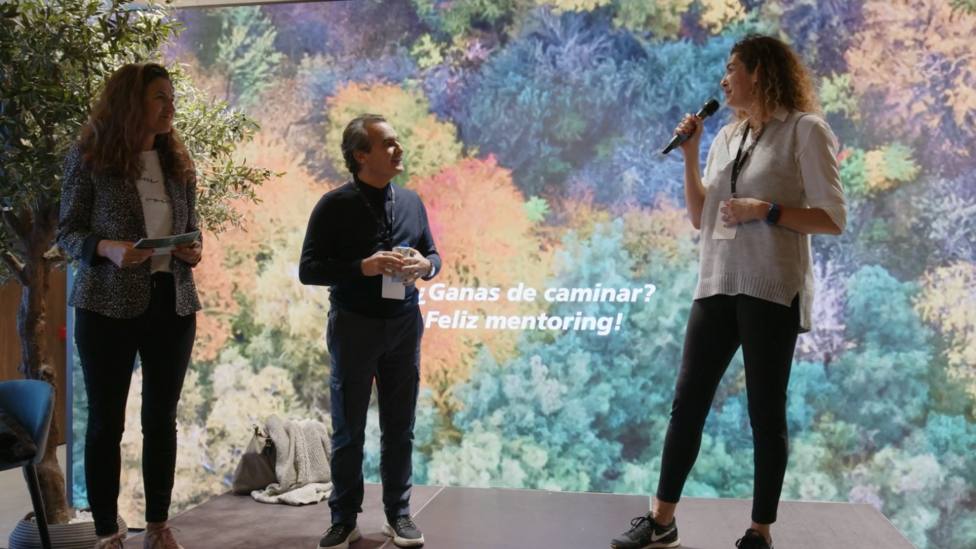 CaixaBank organiza una caminata de ‘mentoring’ para directivas en Madrid
