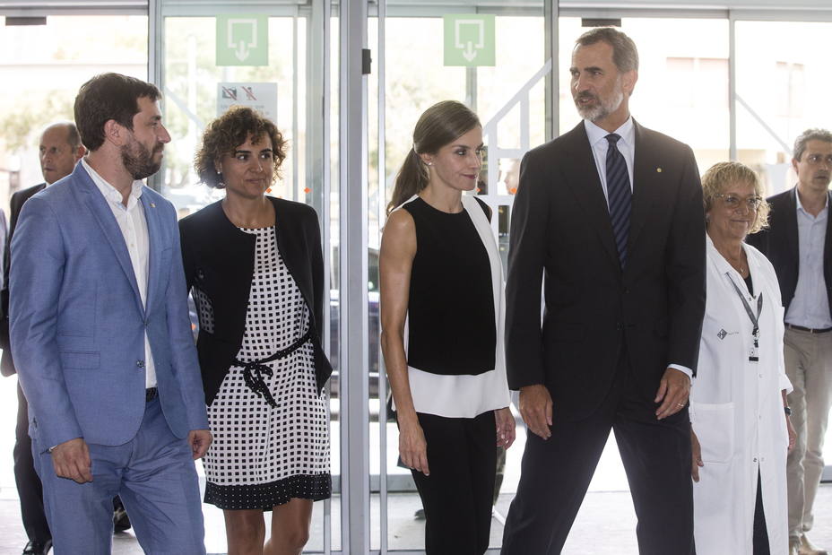 Los Reyes visitan en el hospital a las víctimas del atentado de Barcelona