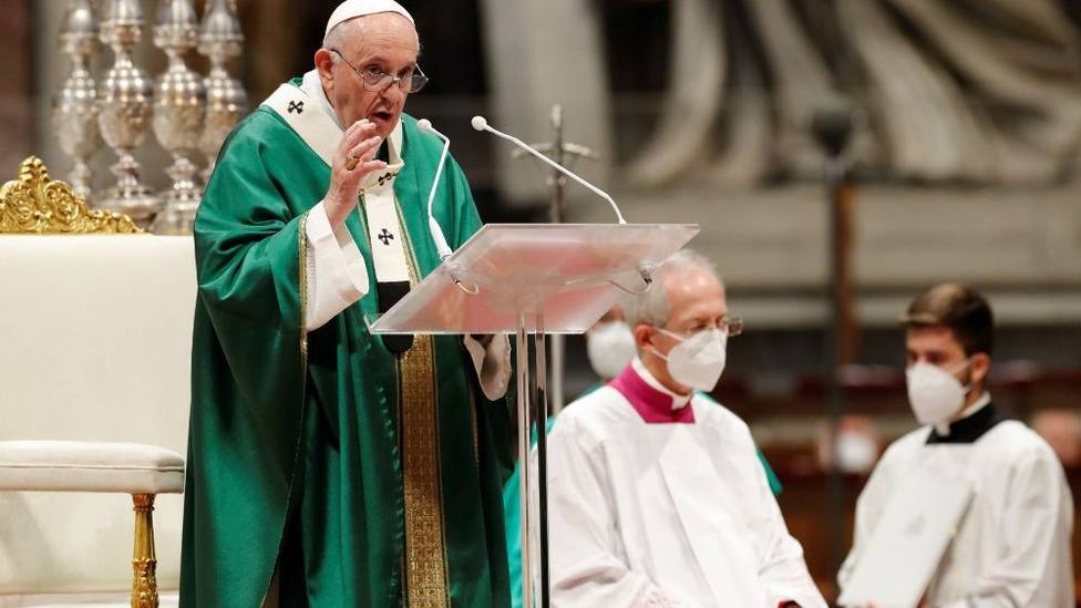 El Papa Francisco pide en la apertura del Sínodo escuchar para caminar  juntos: 