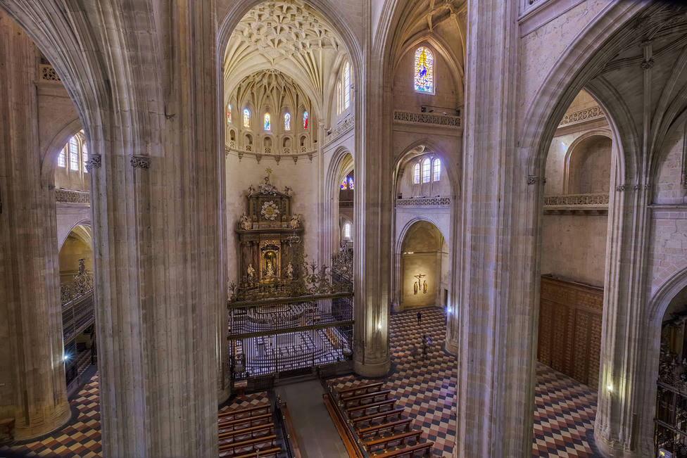 ctv-sll-20190606 catedral-altar-via-sacra-desde-organo kam3670-hdr