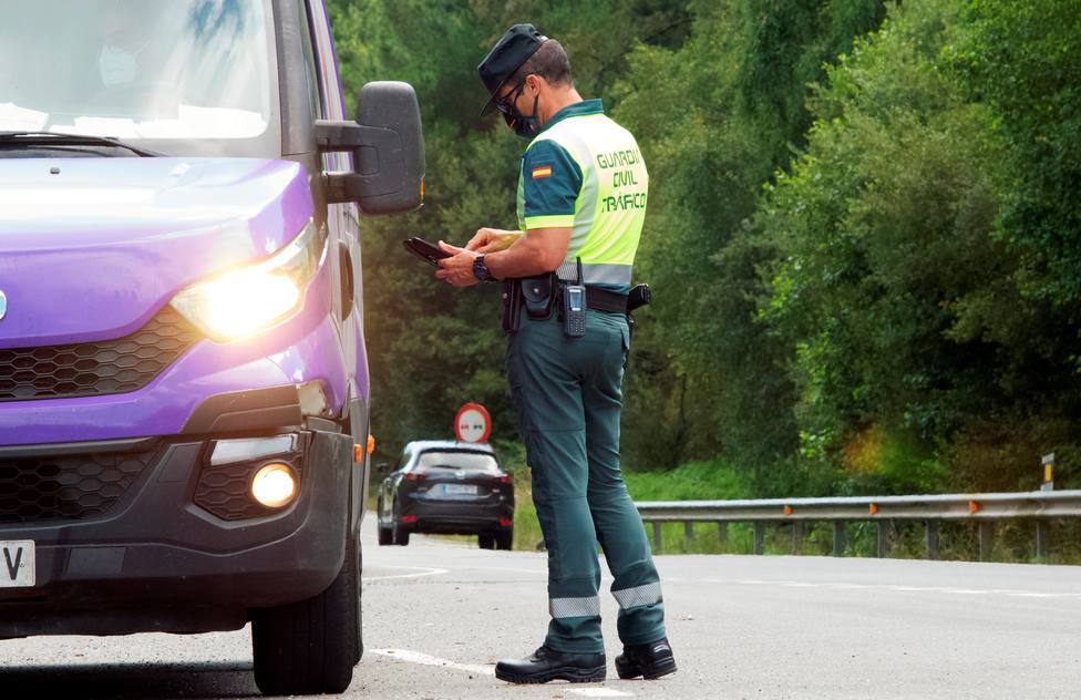Las multas más habituales al volante este verano: hasta 200 euros y pérdida de puntos en tu carné de conducir