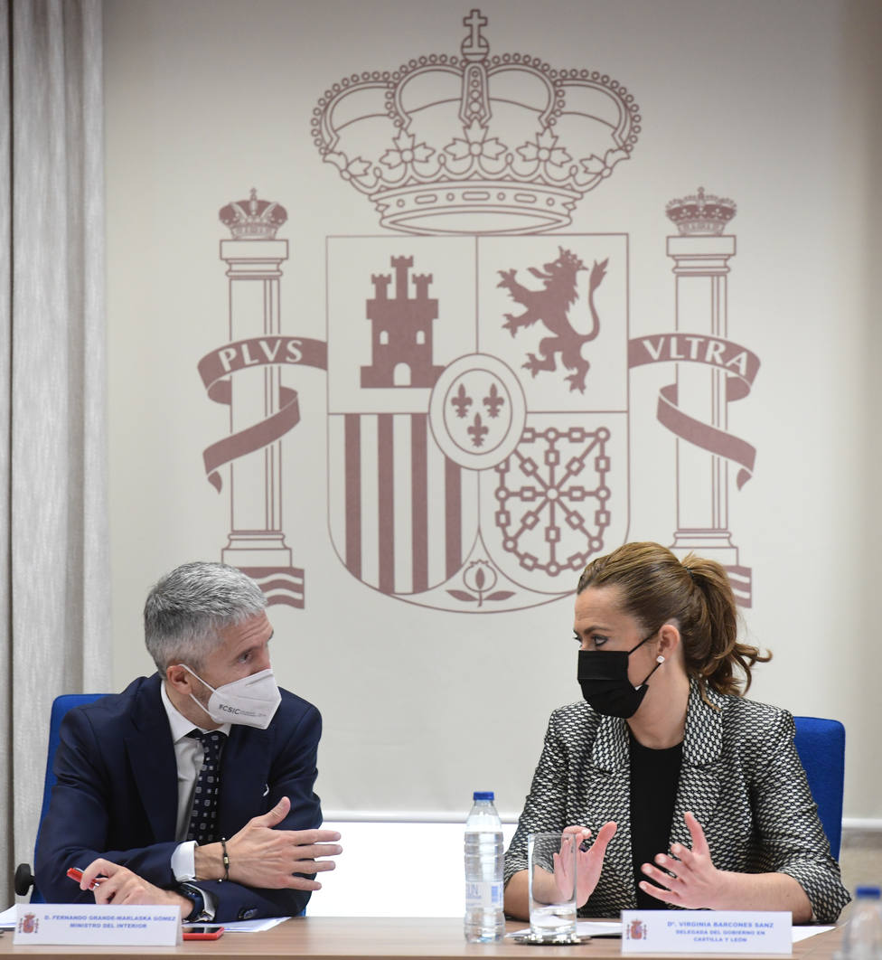 El ministro de Interior, Fernando Grande-Marlaska, acompañado de la delegada del Gobierno en Castilla y León, Virginia Barcones, mantiene una reunión de trabajo con los subdelegados del Gobierno en las nueve provincias
