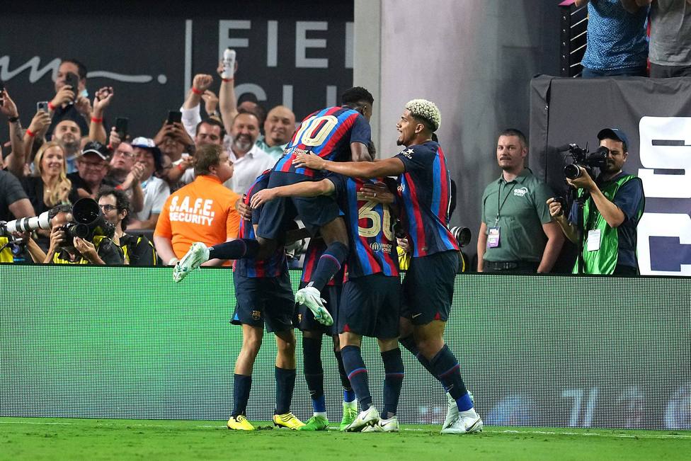 Un golazo de Raphinha da la victoria al Barcelona en el Clásico de Las Vegas  - Fútbol - COPE