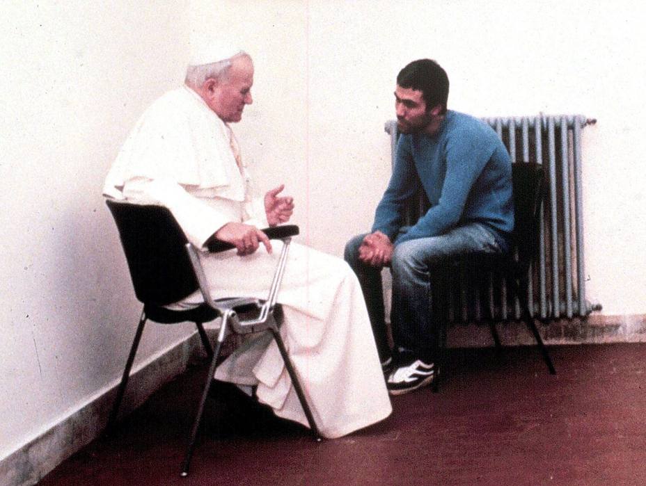 Resultado de imagen para Fotos de Ali Agca, el terrorista que atentÃ³ contra Juan Pablo II