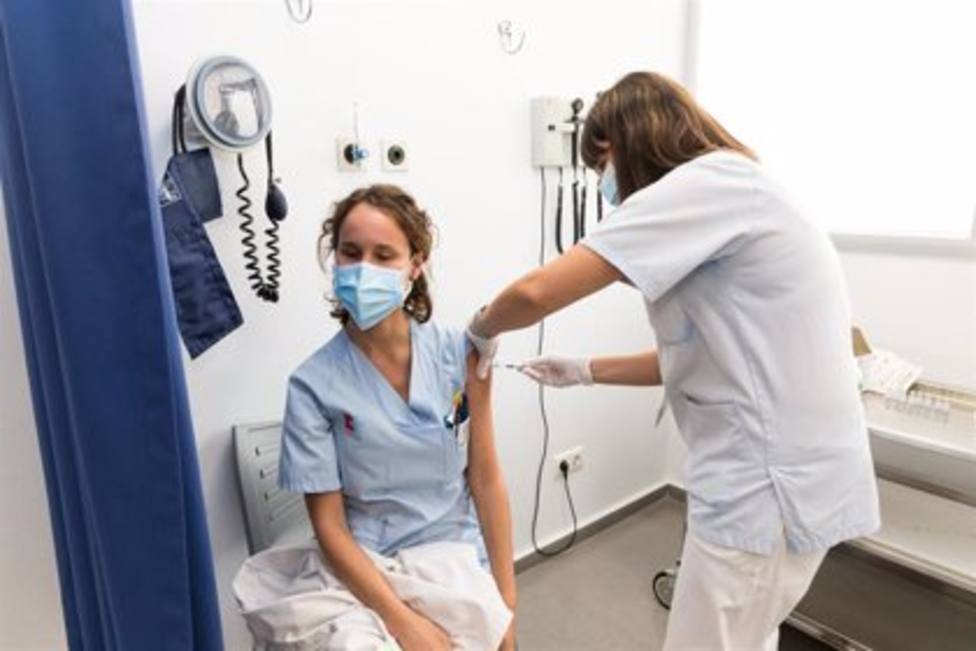 El 96% de enfermeros de Tarragona y el Ebro se vacunará con la tercera dosis de la COVID