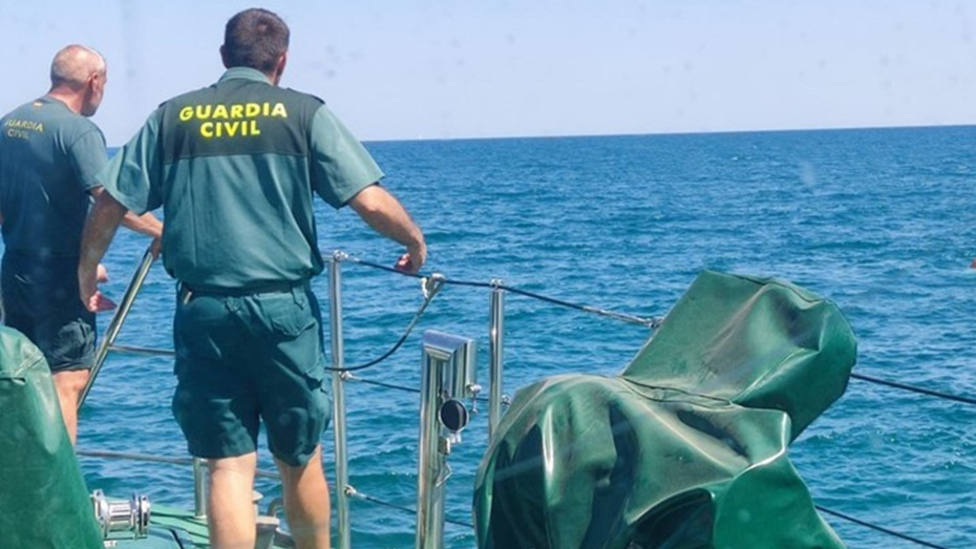 Encuentran un cadáver en el mar en la costa malagueña