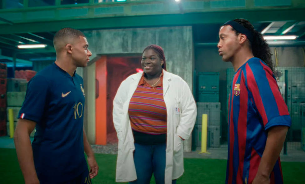 Creo que estoy enfermo Expresamente pluma El espectacular anuncio de Nike para el Mundial: ¿Quién es mejor el  Ronaldinho de 2006 o el Mbappé de 2022? - Mundial Qatar 2022 - COPE