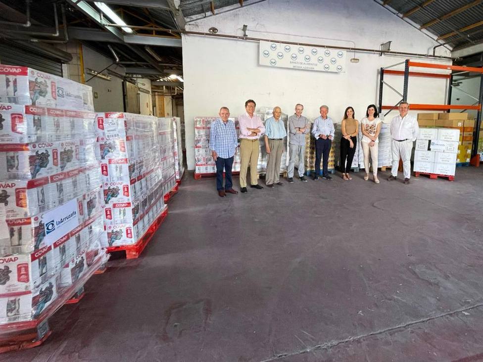 El Hospital La Arruzafa entrega seis toneladas de comida al Banco de Alimentos