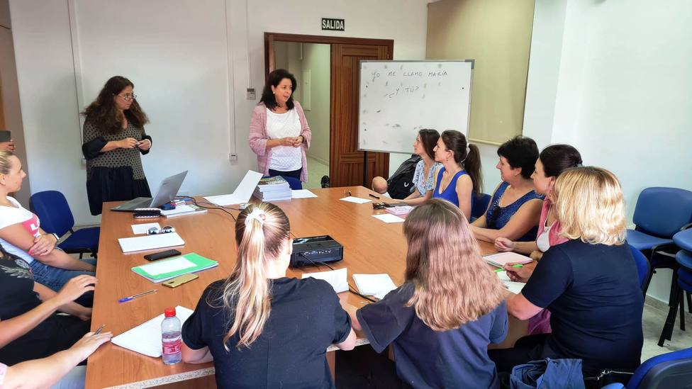 En Almuñécar catorce ucranianos acogidos aprenden español