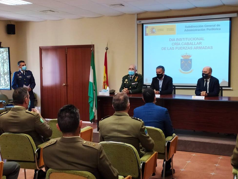 El Centro Agropecuario acoge una conferencia sobre el Servicio de Cría  Caballar de las Fuerzas Armadas - Córdoba - COPE