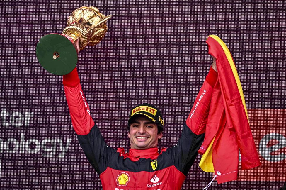 Carlos Sainz celebra su victoria en Silverstone (EFE)