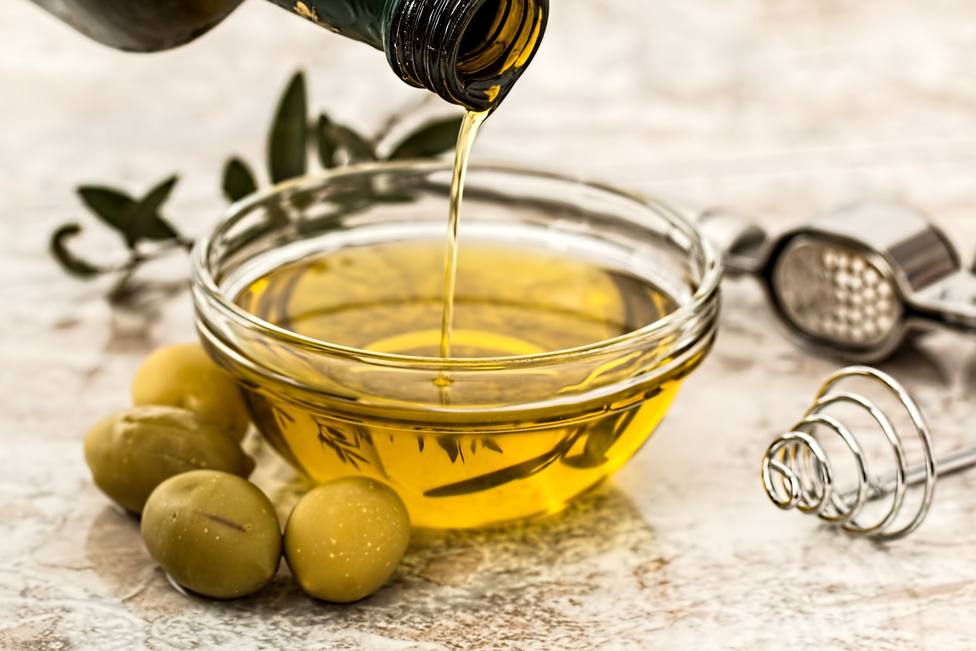 Orujo de oliva: El sustituto económico frente al desabastecimiento del  aceite de girasol - Sociedad - COPE