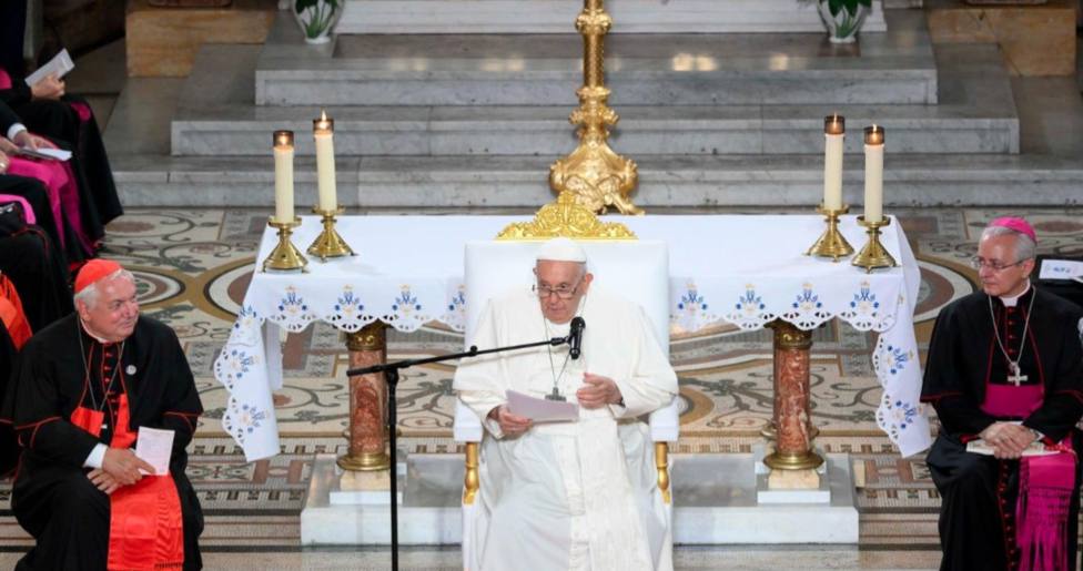 El Papa, al clero de Marsella: "Que cualquiera que se les acerque no encuentre juicios sino alegría"