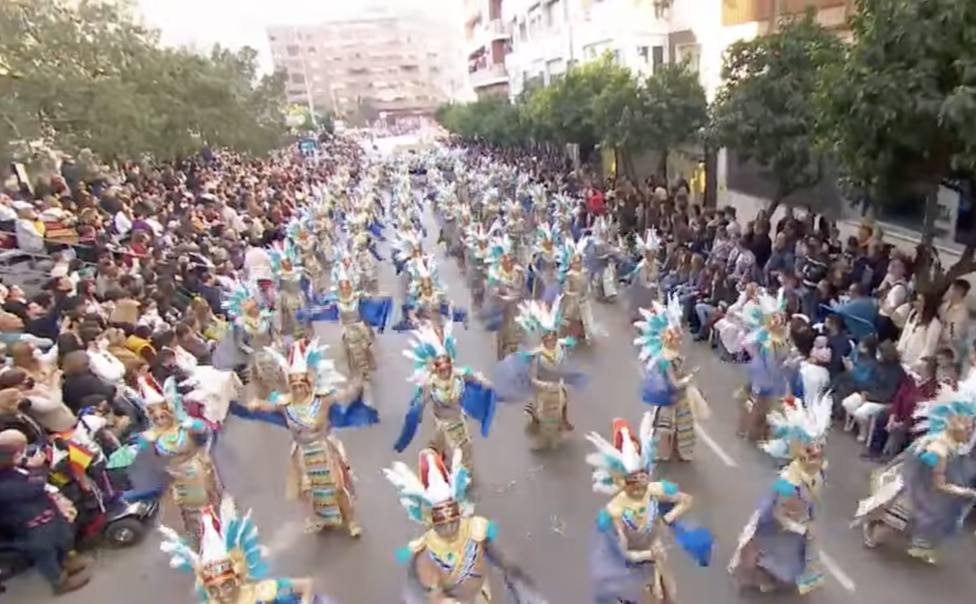 Los Lingotes, de Talavera la Real, ganan el concurso del desfile de comparsas