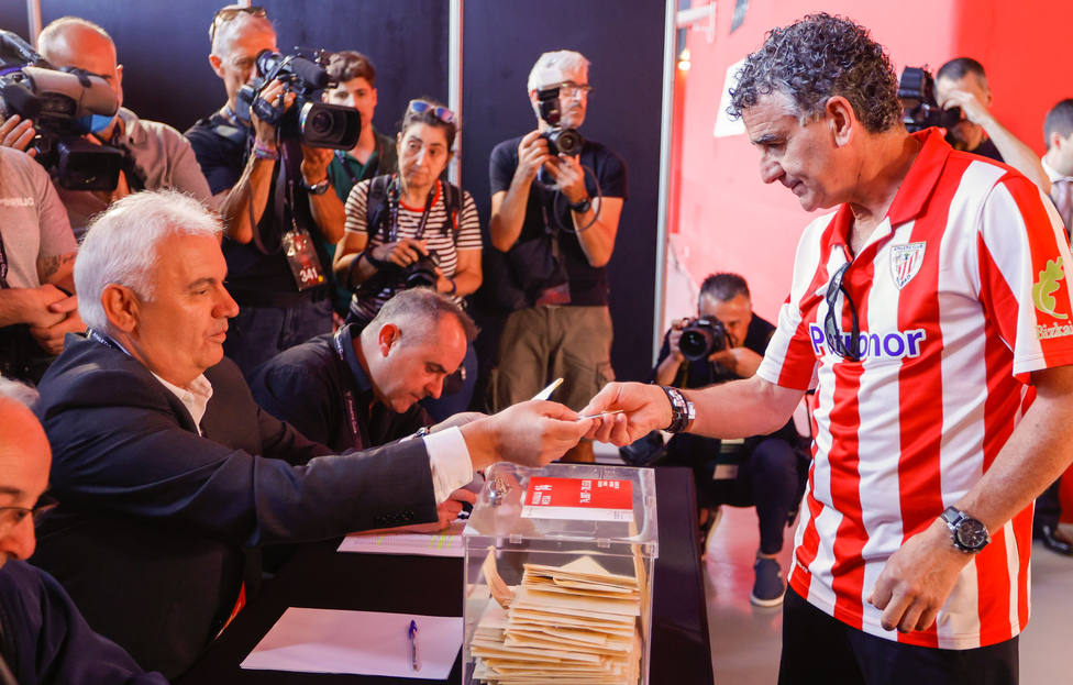 Socios eligen un nuevo presidente para el Athletic de Bilbao