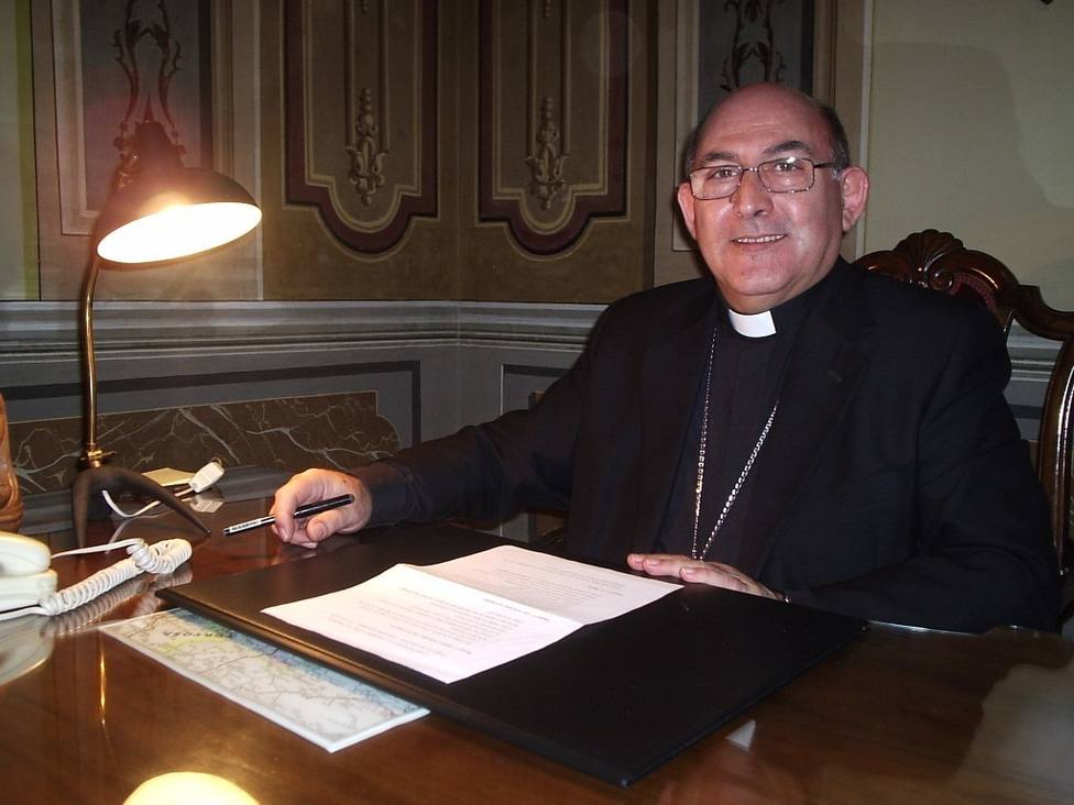 Obispo de la diócesis de Segorbe-Castellón, monseñor Casimiro López Llorente