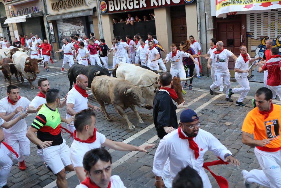Sexto encierro de las fiestas de San Fermí­n con toros de la Ganadería Núñez del Cuvillo